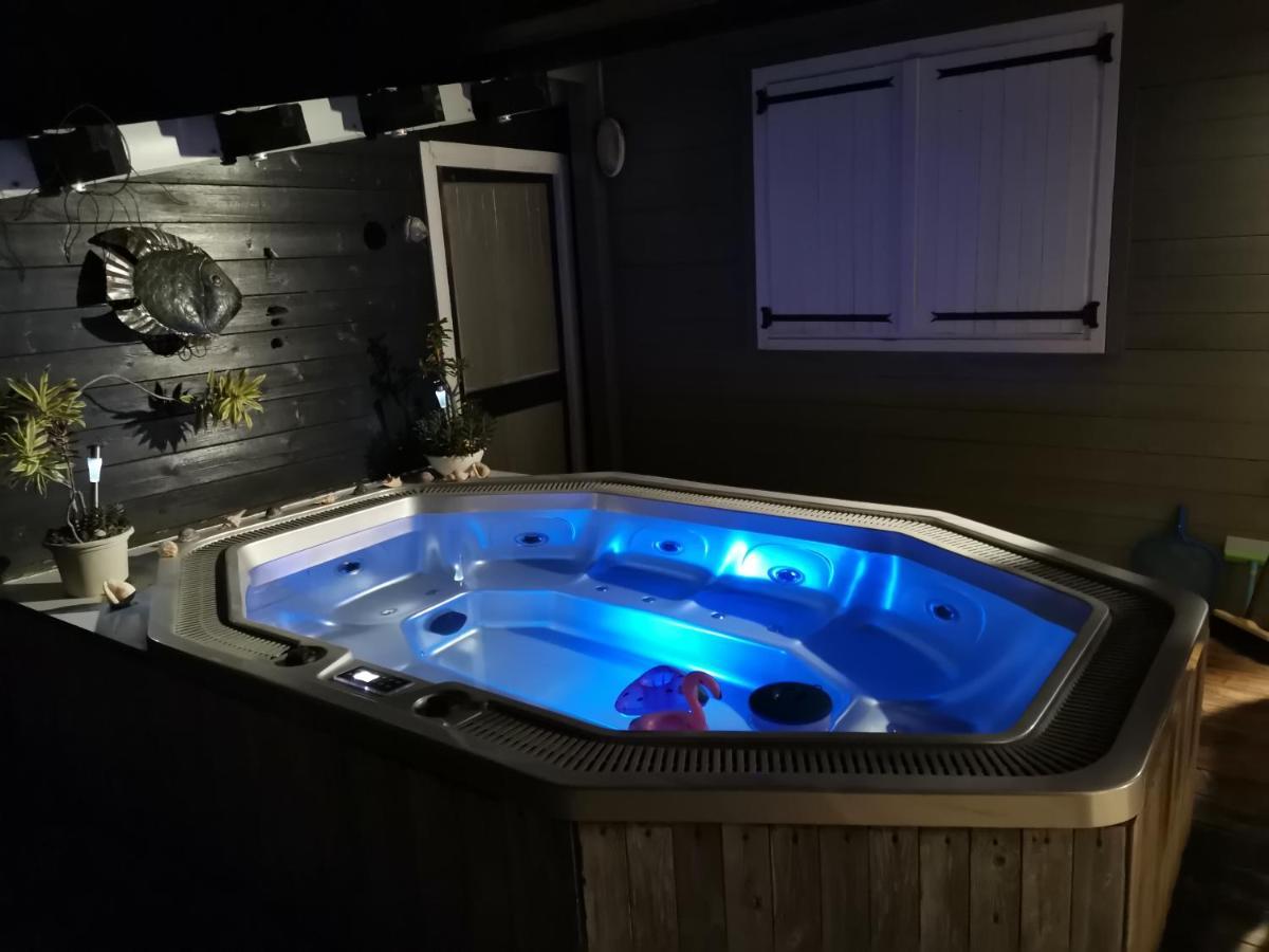 סן-פרנסואה Bungalow La Perle - Jacuzzi - Piscine מראה חיצוני תמונה